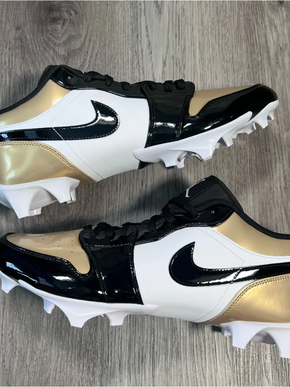 Nike‎ Air Jordan 1 Low Cleat Mens Size 13 Metallic Gold Black White FJ6245-701
